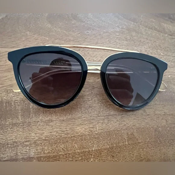 KREWE | Accessories | Krewe Clio Sunglasses | Poshmark display picture 1